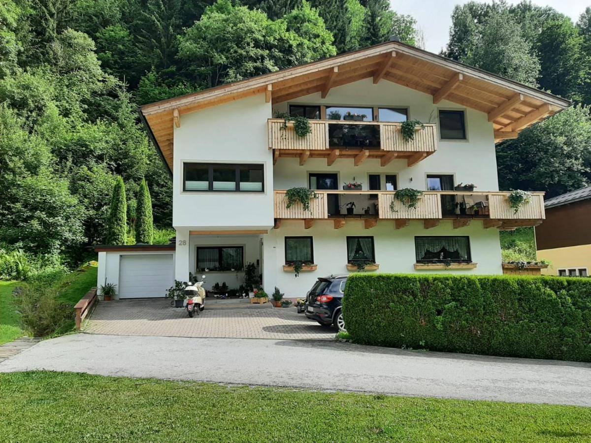 Gemuetliche Wohnung 10 Minuten Vom See Entfernt Zell am See Exterior foto